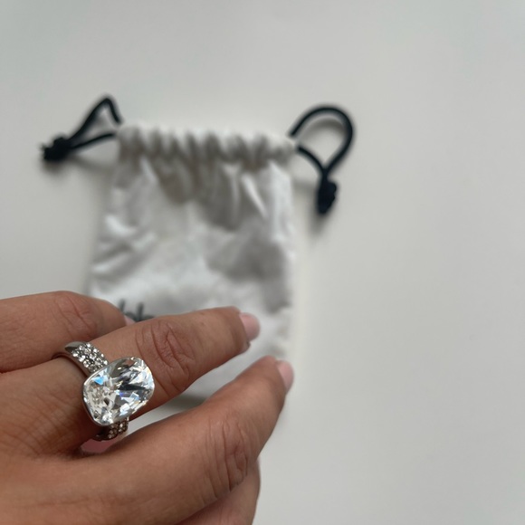 Solitaire ring Lola and Grace for Swarovski size 7 like new - Picture 5 of 17